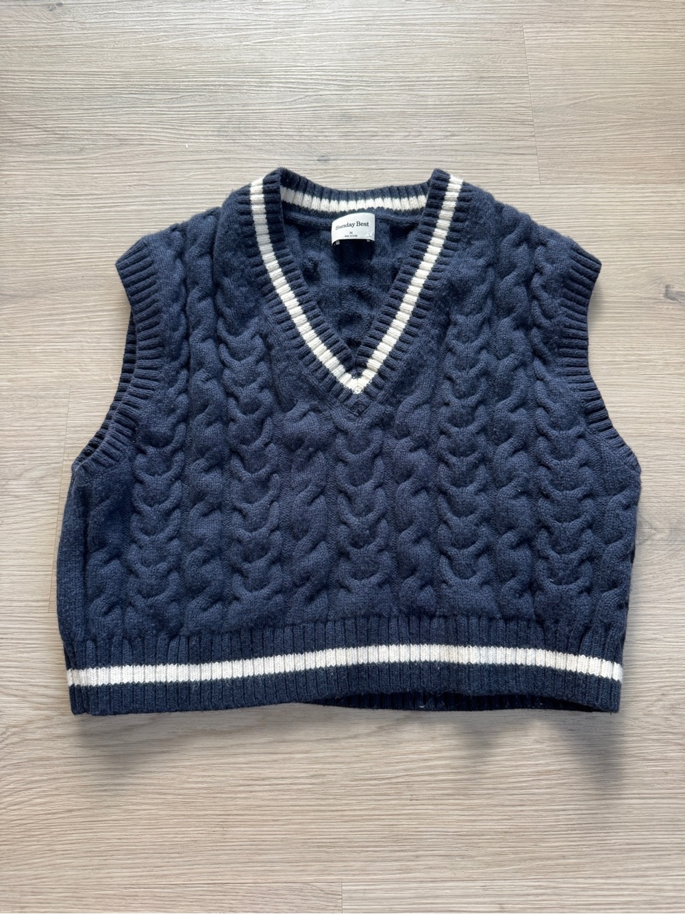 Aritzia Sunday Best Winston Cable Knit Sweater Vest Navy M preppy chic
